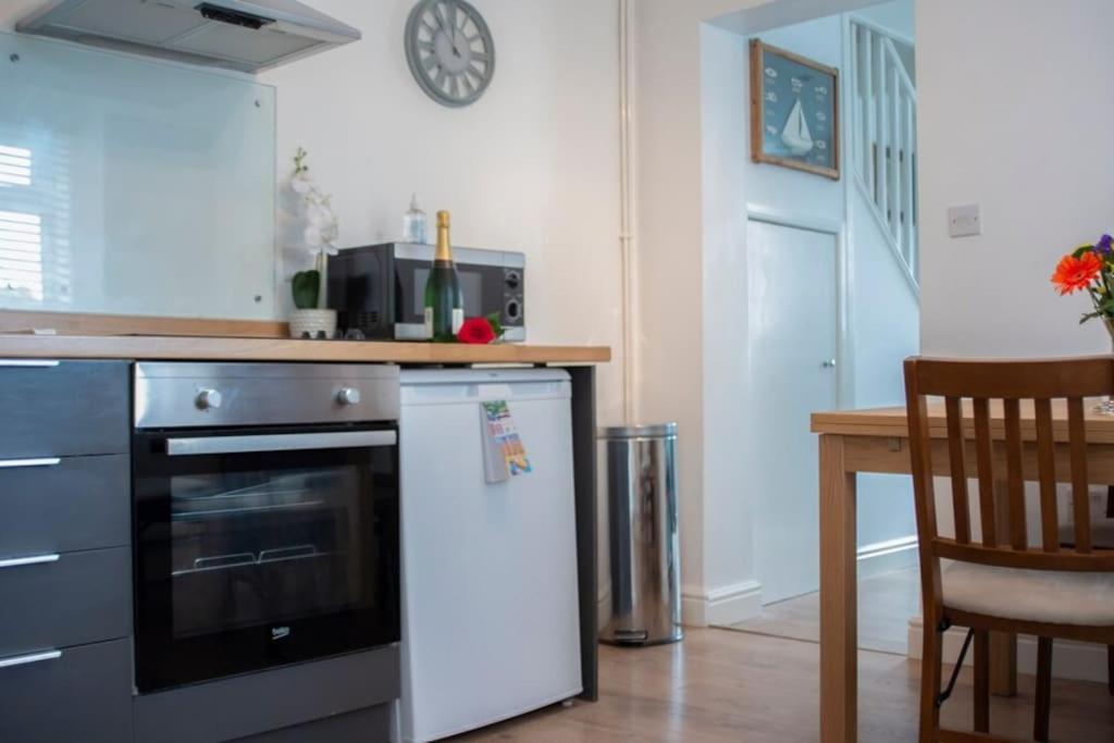 Jewel Pier *2 Bed House* Дийл Екстериор снимка